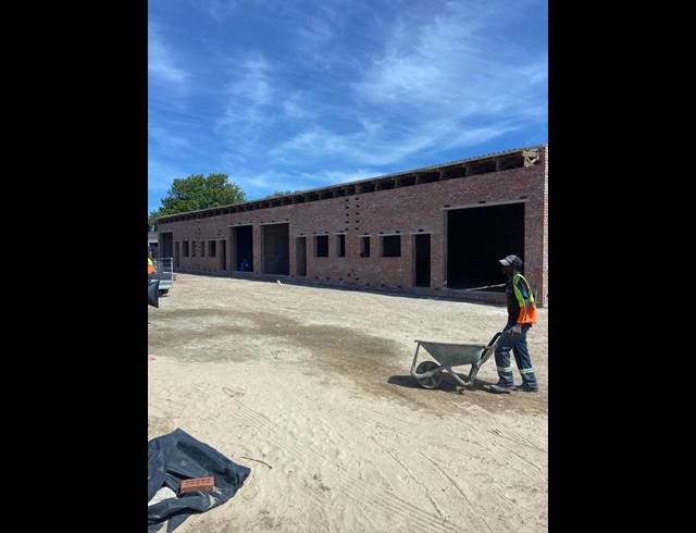 BUSINESS PROPERTY TO RENT IN FAIRVIEW